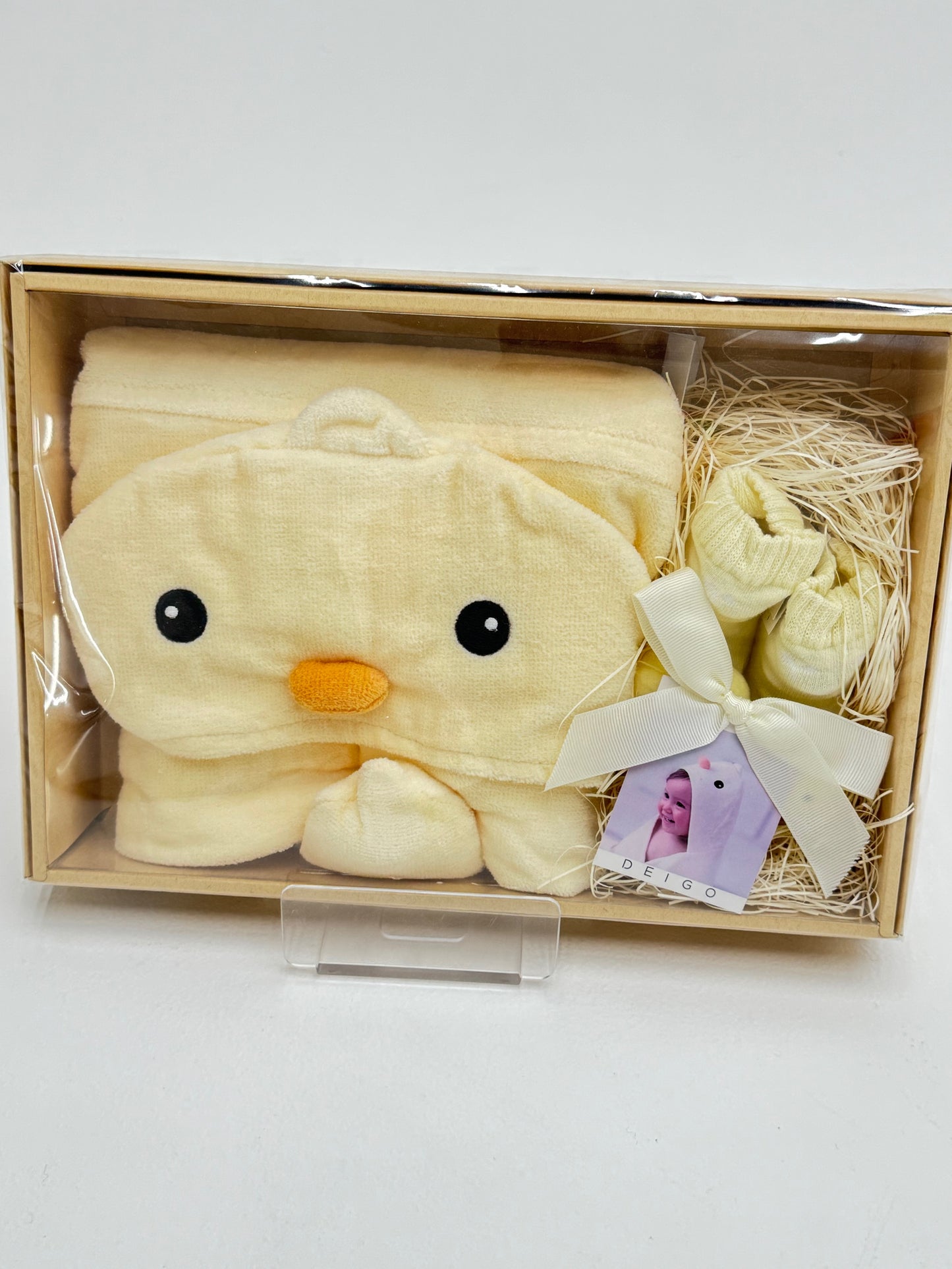 ディーゴ フード付きバスタオル&ラトルソックス(チック)